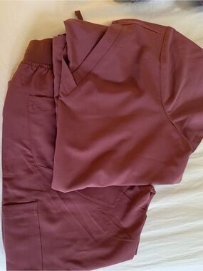 Women’s V-Neck Scrub Top and Drawstring Joggers - Dusty Rose